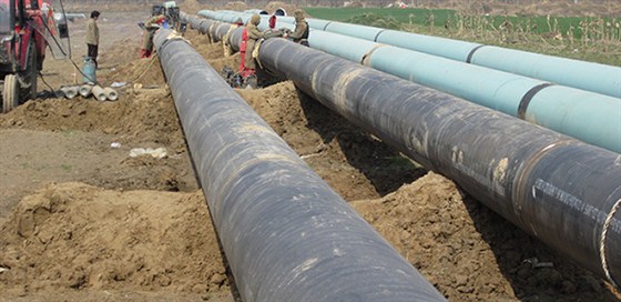 復(fù)合剛管里面的不銹鋼有焊縫，焊縫部位容易出現(xiàn)問題，能否襯無縫的不銹鋼管